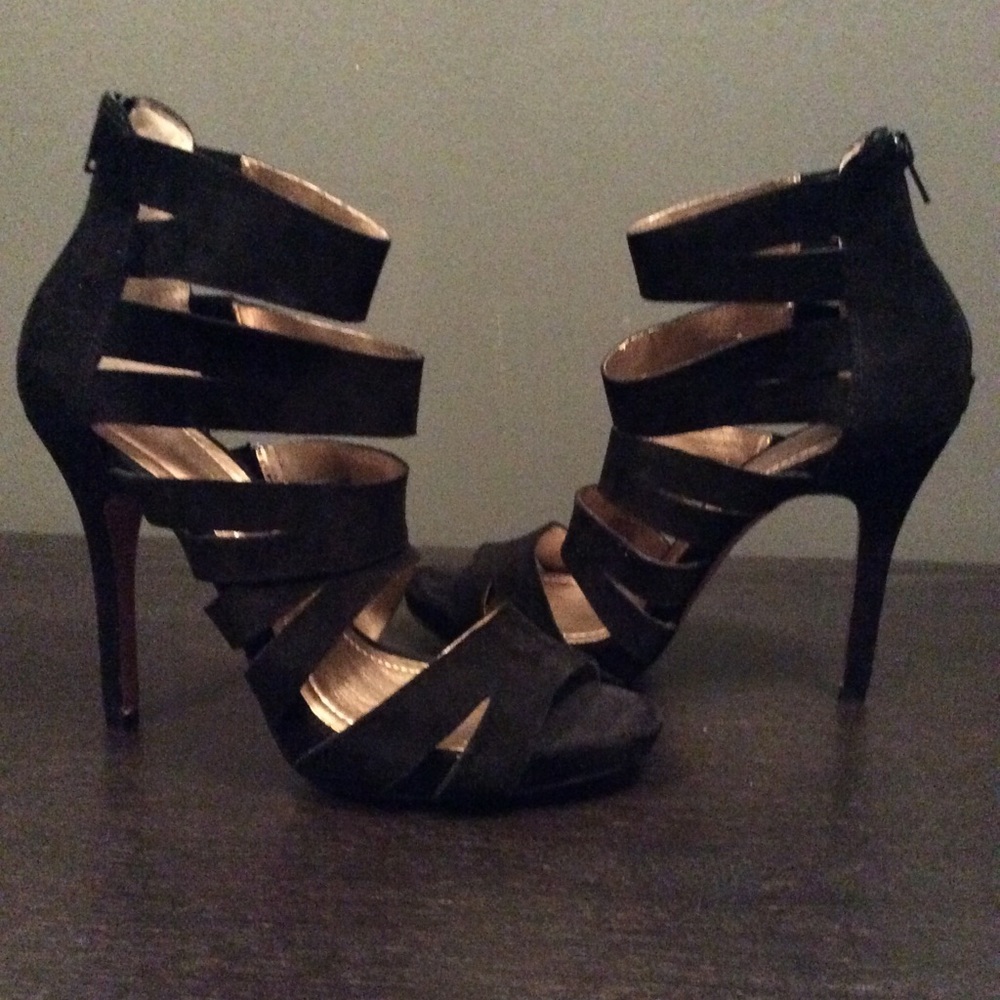 New BCBG Black strappy heels - Picture 3 of 8